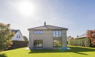 Nouveau prix : Villa contemporaine de 2018 +-280m² 4ch. grand jardin garage 