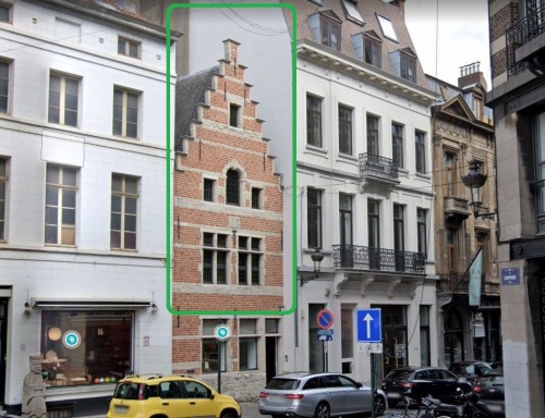 Aantrekkelijk triplex appartement (+-200m²) gelegen op een steenworp afstand van de Place du Sablon.