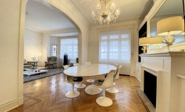 Luxueux appartement 2 chbr meublé proche du Cinquantenaire.