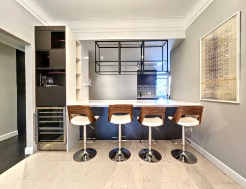 Luxueux appt meublé de 167m² avec 2 terrasses + 2 parkings / Avenue Louise