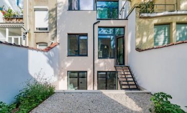 Luxueux rez-jardin avec 3 chambres / Quartier du Châtelain.