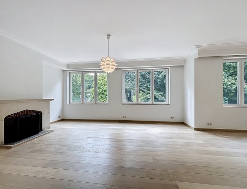 Appartement de standing 3 chambres + garage.